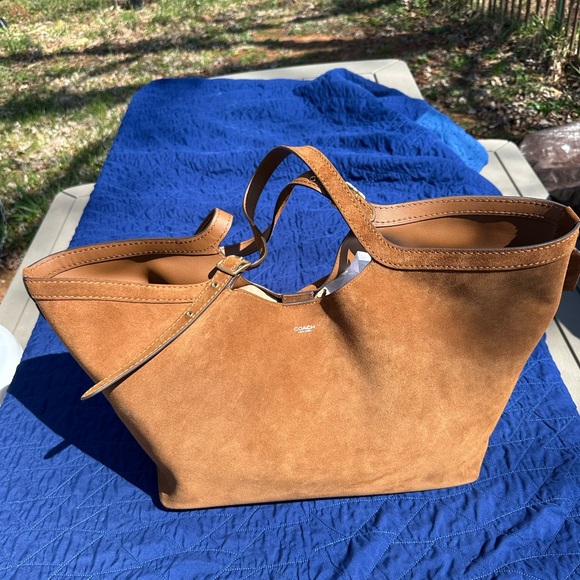 Gramercy Tote Bag in Warm Brown Suede - Picture 3 of 12